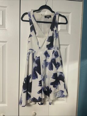 Lu Lu’s White Dress with Navy Floral Brushstroke Print